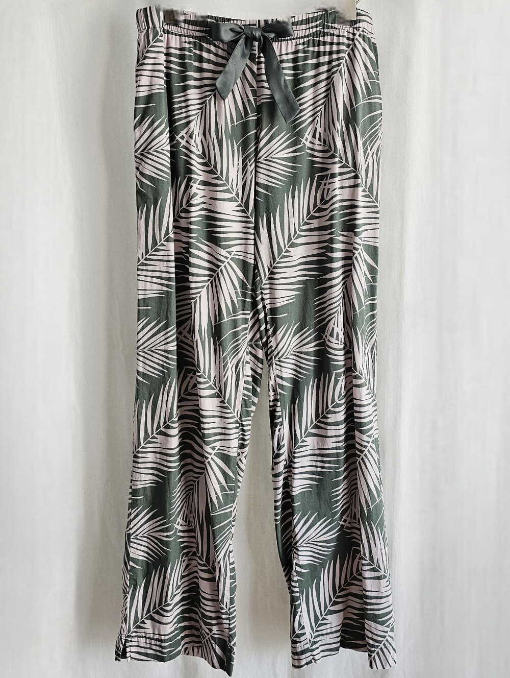 Victoria's Secret Green Plant Pattern Pajama Pants